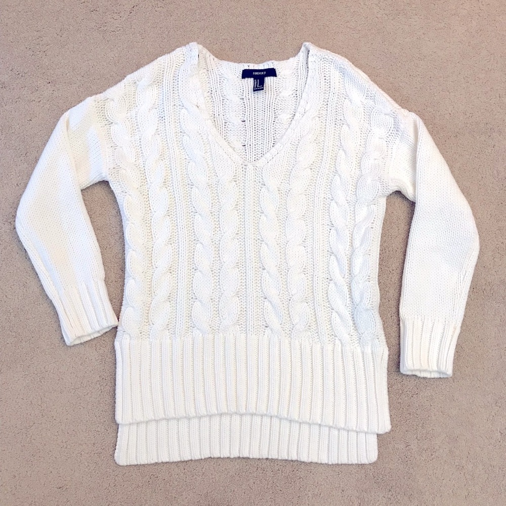 Forever 21 Creamy White Cable Knit Sweater Size Medium V Neck Fisherman Coquette